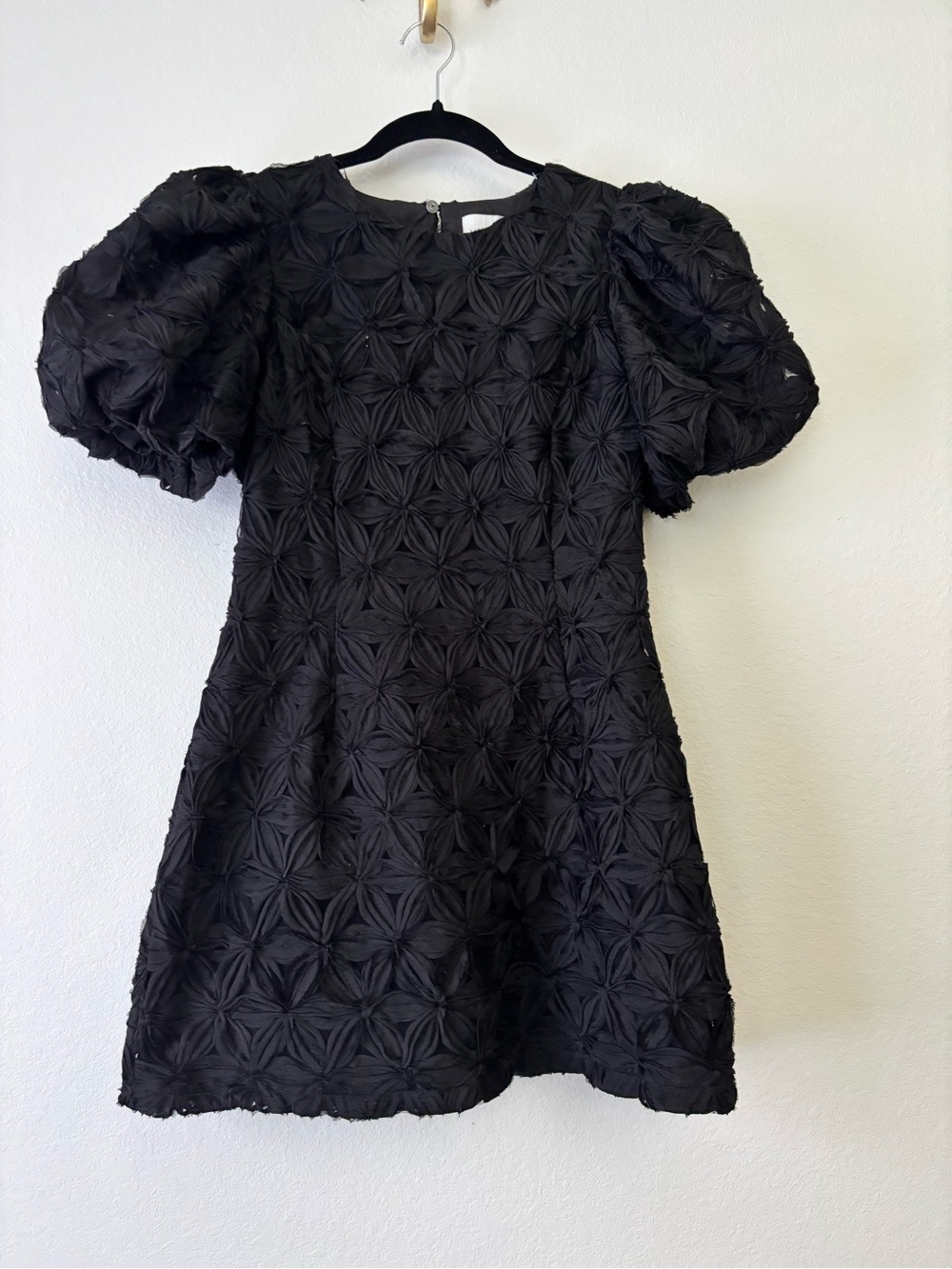 MARBLE Black Textured Puff-Sleeve Formal Dress